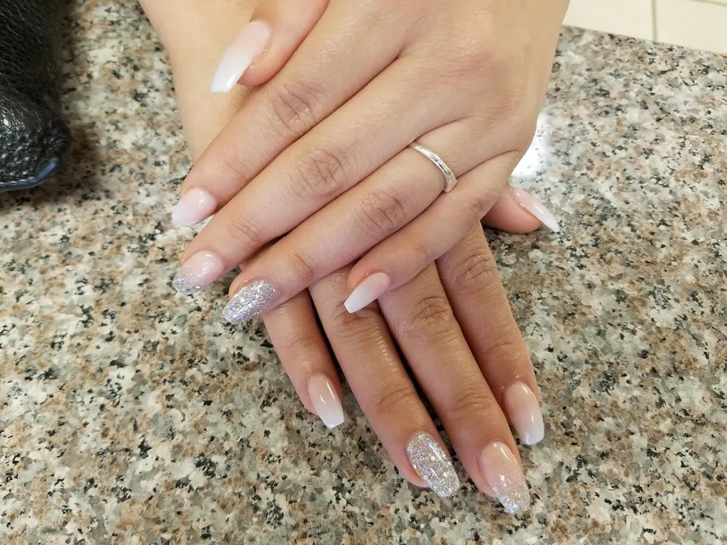 Kelly's Nails & Spa — Nail salon in Spring